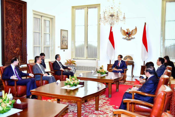 China Supports Indonesia in Playing Major Country Role: Wang Yi