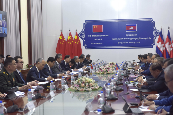中国外长王毅访问柬埔寨并主持中柬政府间协调委员会第七次会议