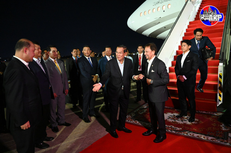 Sultan of Brunei Arrives in Phnom Penh for a Short Visit in Cambodia
