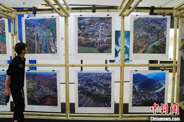 滇越铁路主题摄影展在昆明展出 增进中法民间文化交流
