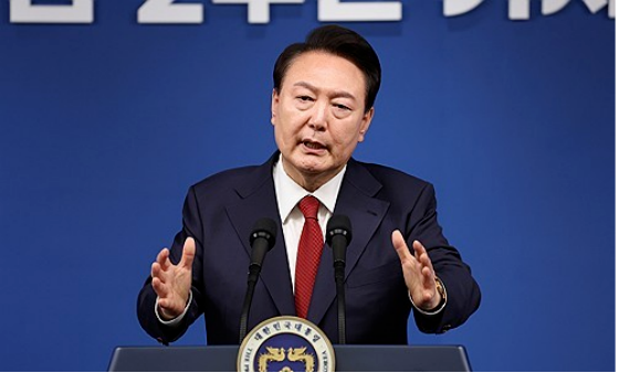 尹锡悦为妻子收受名牌包事件道歉后，韩总统府：没想到总统会道歉