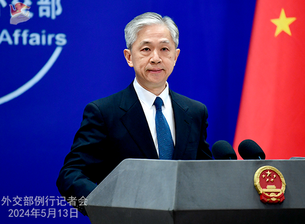 菲律宾称中国在仙宾礁“填海造陆” 中方：蓄意抹黑