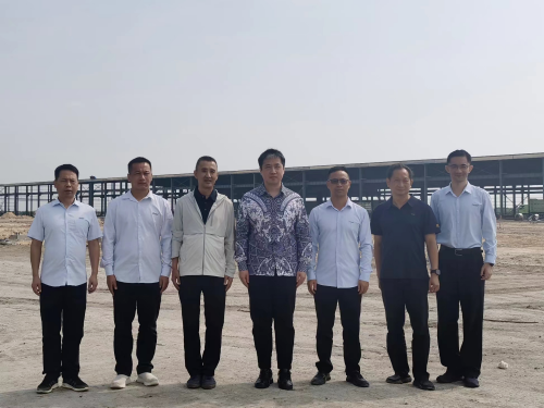 中国驻泗水总领事走访印尼东爪哇省部分中企