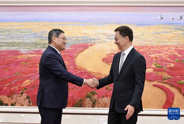 中国国家副主席韩正会见柬埔寨副首相兼外交大臣宋金达
