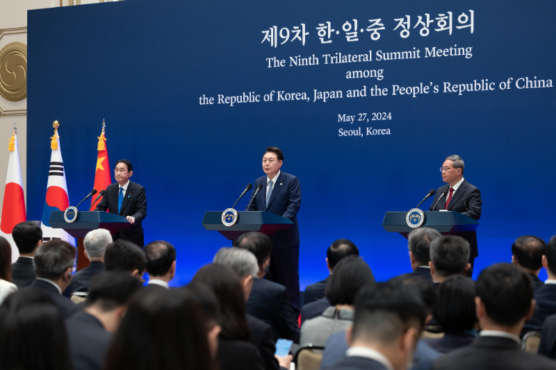 China-Japan-ROK meeting spurs hopes for more regional cooperation