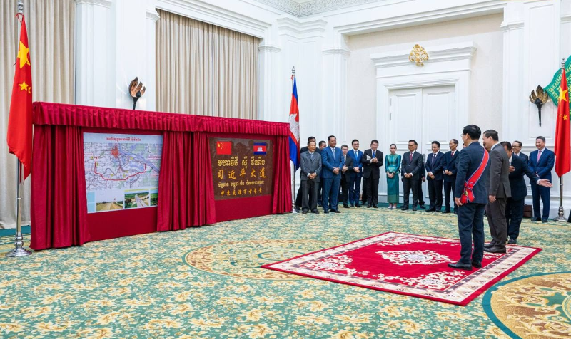 柬埔寨首相洪玛奈宣布命名金边“习近平大道”