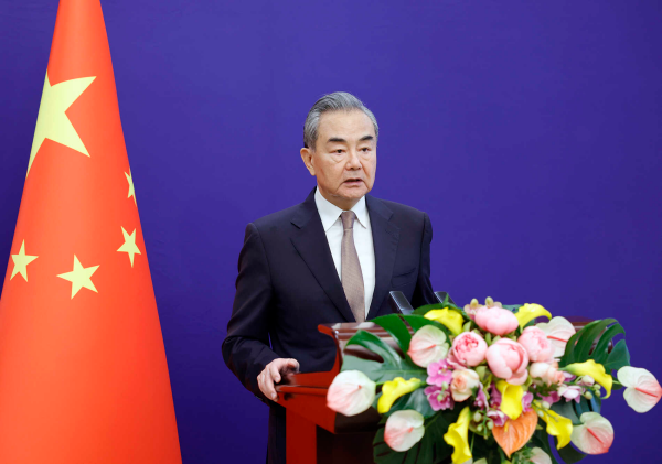 中国外长王毅向中俄智库高端论坛作视频致辞