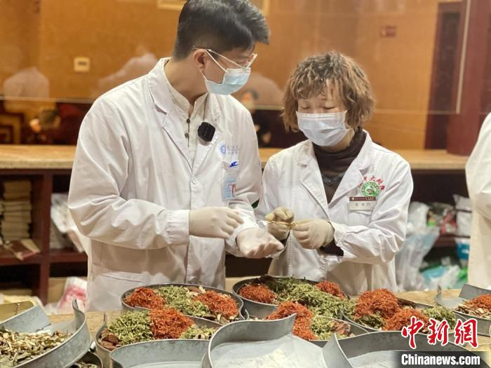 缅甸小伙的针灸求学路：启梦童年 圆梦青年