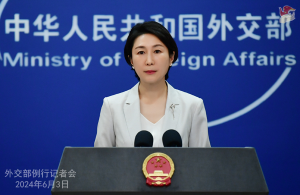 美日韩在新加坡举行三边防长会指责中国 中方：强烈不满和坚决反对