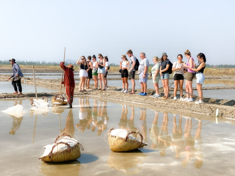 Cambodia Receives 2.1 Million Foreign Tourists in First Four Months