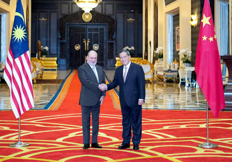 Chinese premier calls on China, Malaysia to enhance docking of development strategies
