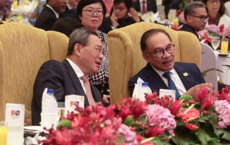 China, Malaysia eye closer relations