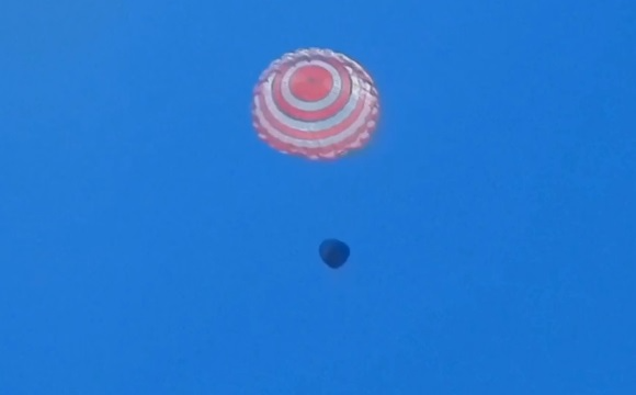 中国嫦娥六号任务圆满成功 实现世界首次月球背面采样返回
