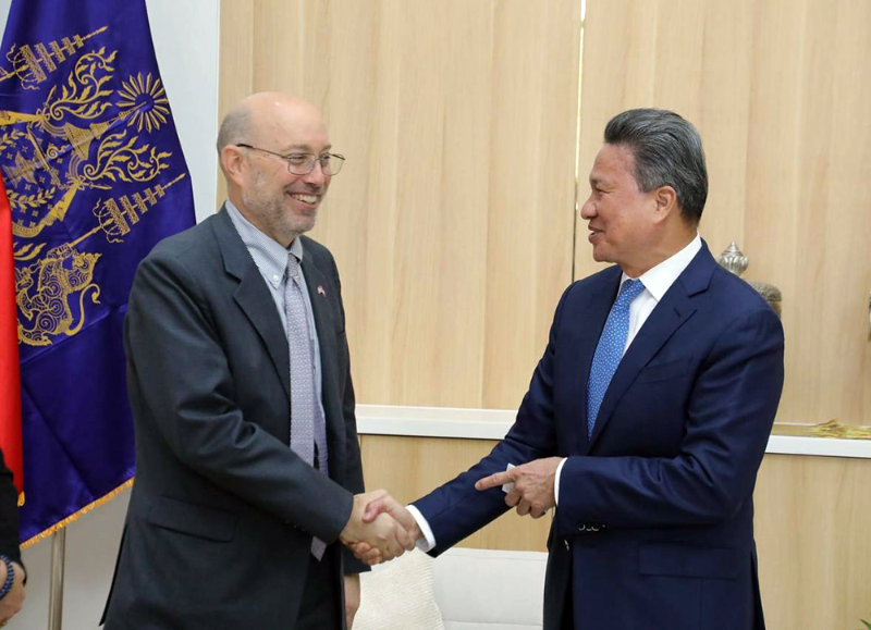 Cambodia, the U.S. to Continue Promoting Economic and Investment Cooperation