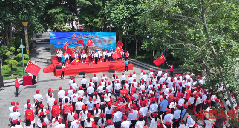 广西百色市右江区开展“右江潮先锋·榜样话担当”主题党课活动