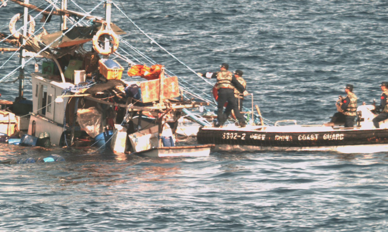 China Coast Guard rescues Philippine fishermen after boat explosion near Huangyan Island