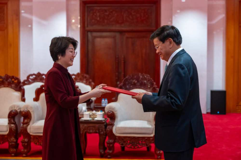 新任中国驻老挝大使向老挝国家主席递交国书