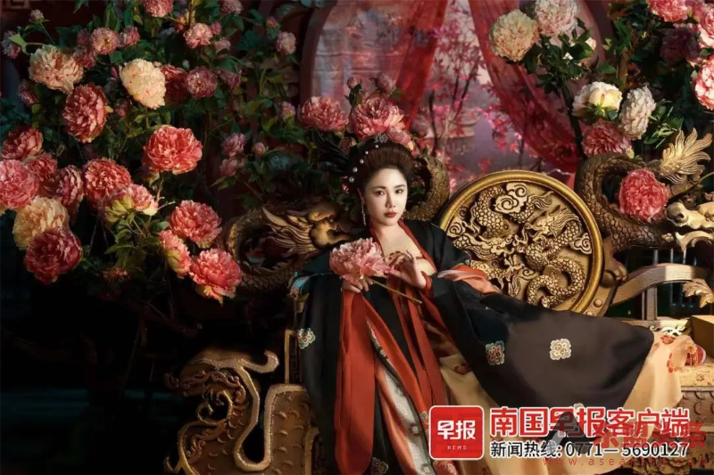 中国毛南族才女谭惟：以中国婚礼惊艳世界，曾为印尼华侨新人量身打造中式婚礼