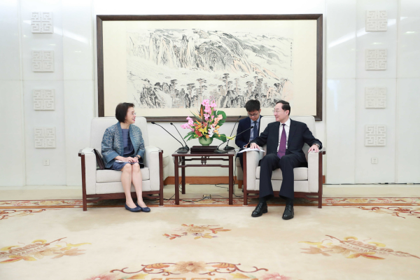 中国外交部副部长孙卫东会见泰国外交部次长艾斯丽