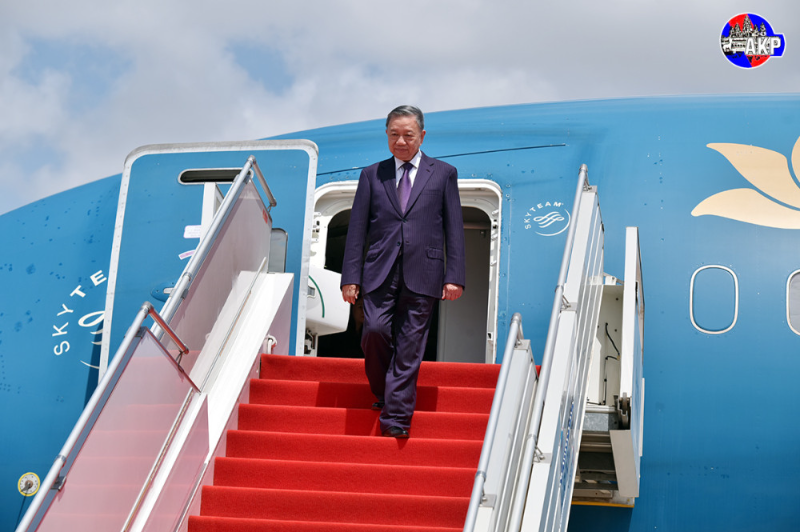 President of Viet Nam Kicks Off Two-day State Visit in Cambodia