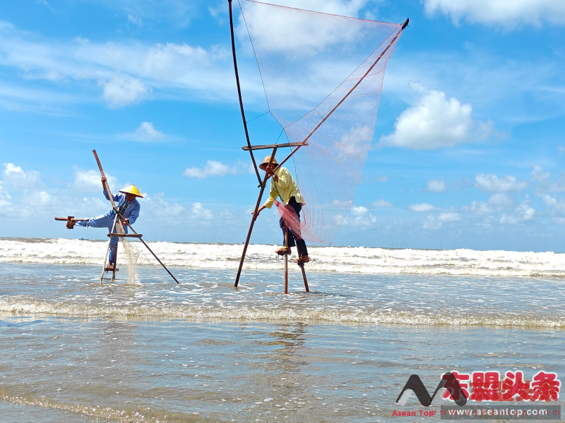 中国人口较少民族京族哈节开幕 中越两国游客共参与