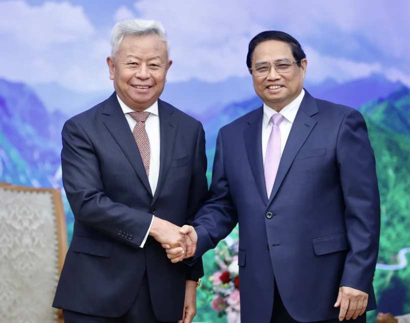 越南总理范明政会见亚投行行长 希望向越南高铁项目贷款