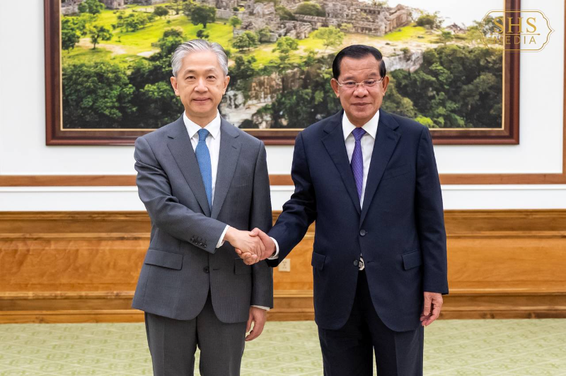 柬埔寨参议院主席洪森会见新任中国驻柬大使汪文斌 