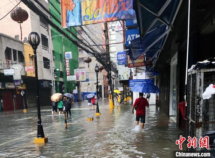 菲律宾强降雨已致逾88万人受灾 马尼拉进入灾难状态