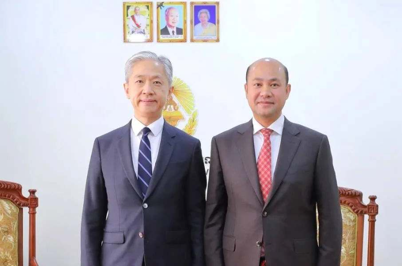 新任中国驻柬埔寨大使汪文斌拜会柬副首相兼公务员事务大臣洪玛尼