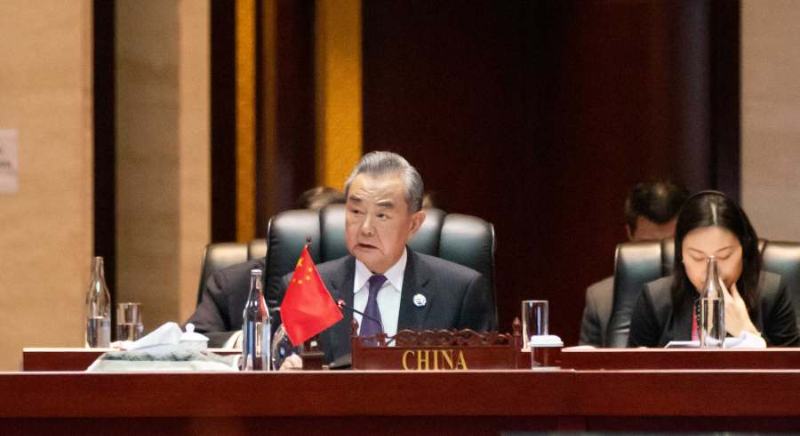 中国外长阐明中方在南海问题上的严正立场
