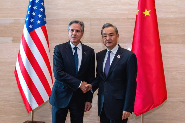 中国外长会见美国国务卿 要求美方不得在仁爱礁问题再煽风点火