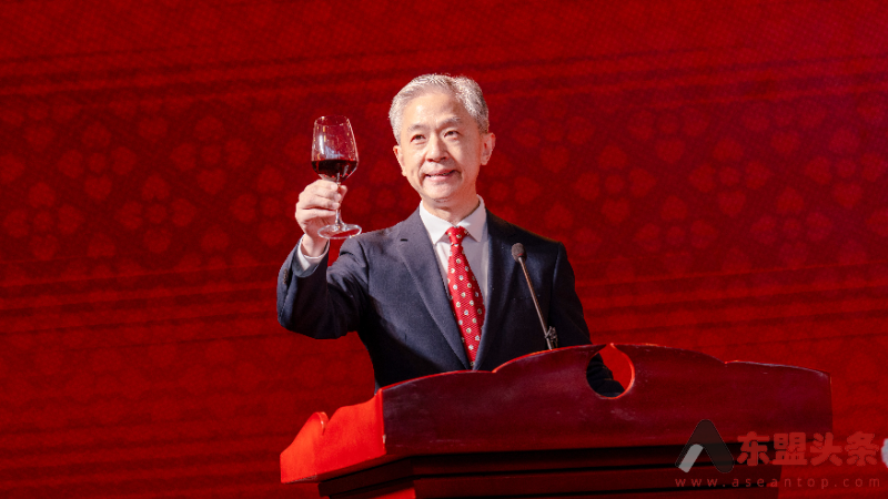 柬埔寨华人华侨举行宴会欢迎中国驻柬埔寨大使汪文斌履新【视频】