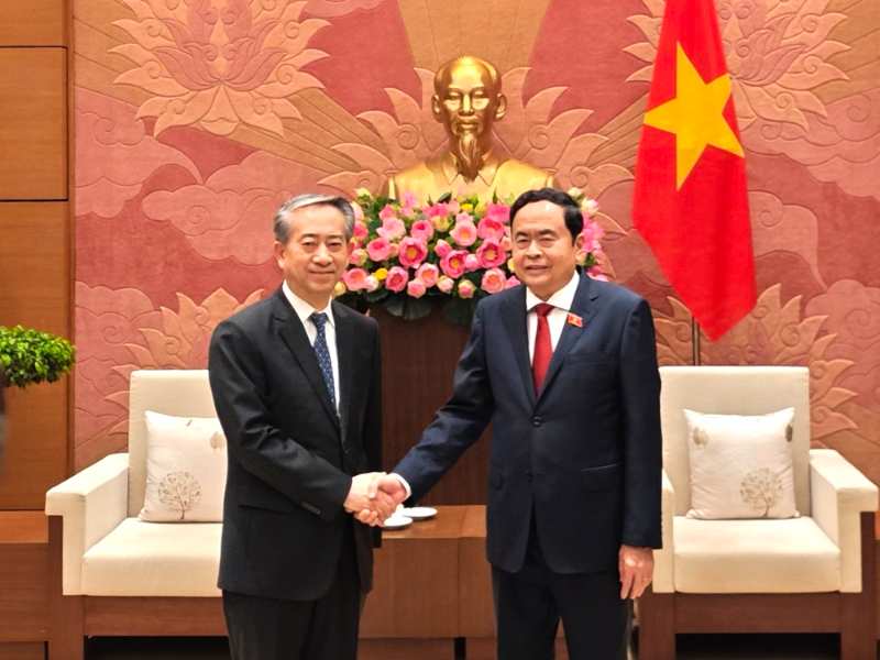 越南国会主席陈青敏会见中国驻越南大使熊波
