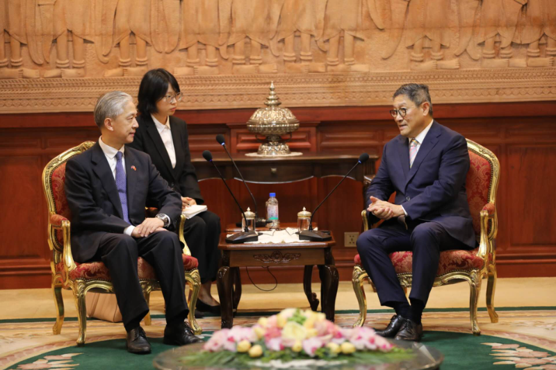 柬埔寨副首相兼外交大臣会见中国大使：让两国关系好上加好