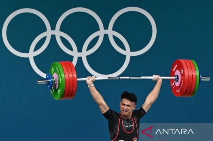 Indonesian President conveys pride on weightlifting first gold medal from Juniansyah