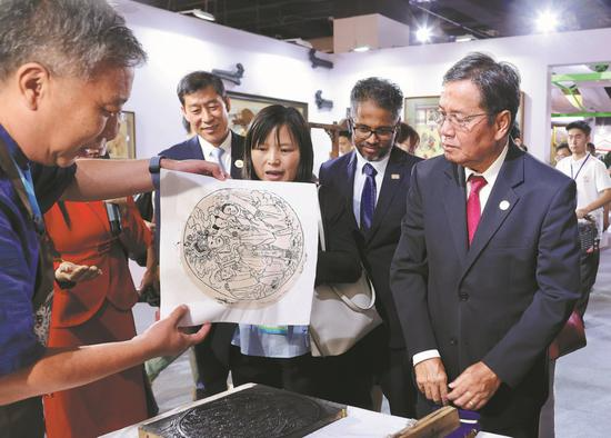 China, ASEAN vow to work for shared future