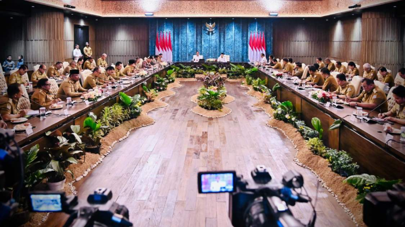 印尼总统佐科试乘中国智轨系统