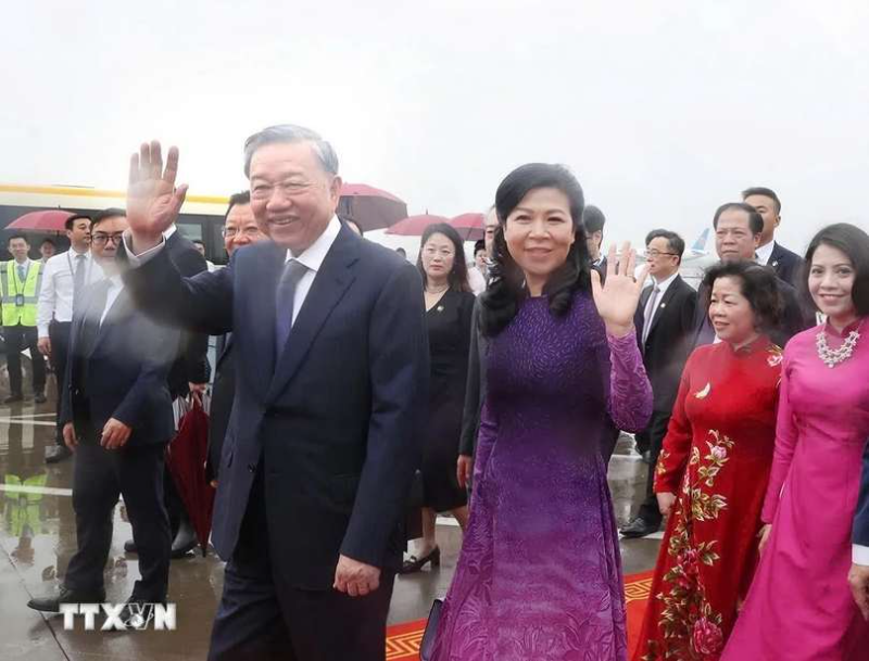越共中央总书记、越南国家主席苏林抵达广州开启访华行程