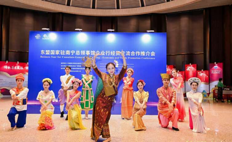 广西举办东盟国家驻南宁总领事馆企业行经贸投资合作交流推介会