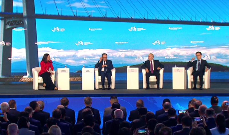 Putin, Malaysian, Chinese Officials to Partake in EEF Plenary Session - Kremlin Aide