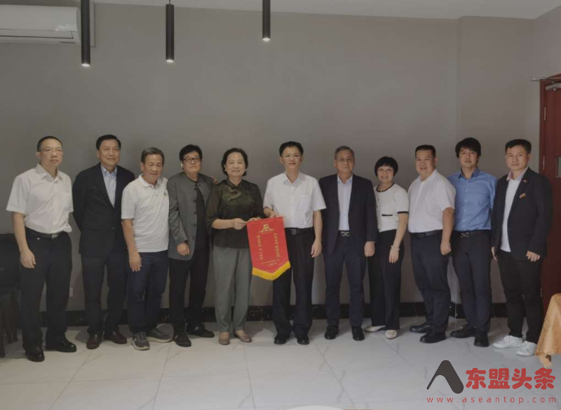 中国南宁市海外联谊会拜访柬埔寨中国港澳侨商总会