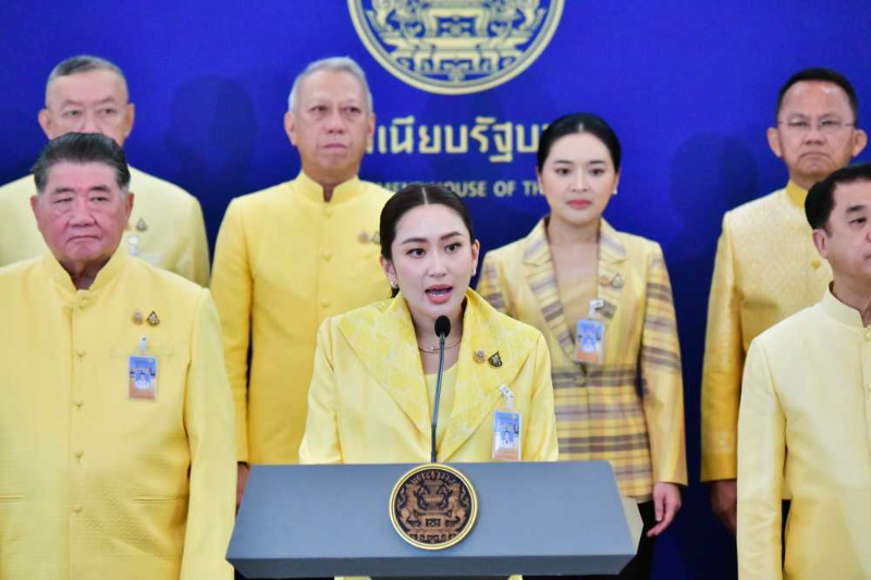 泰国首相佩通坦誓言做满三年任期