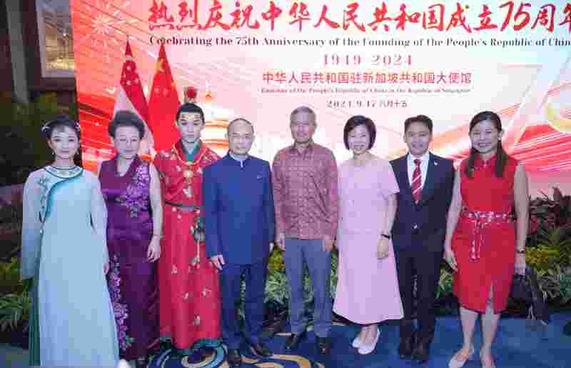 中国驻新加坡使馆隆重庆祝中华人民共和国成立75周年