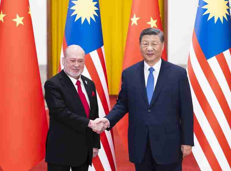 中国国家主席习近平同马来西亚最高元首易卜拉欣会谈