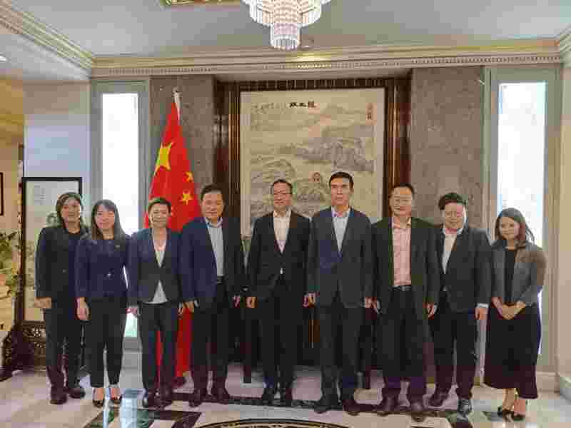 中国驻文莱大使肖建国会见香港律政司司长林定国