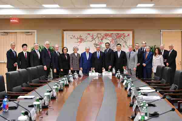 中国外长集体会见美国各界人士 阐述中方对中美关系的看法