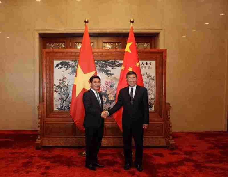中国副总理会见越南工贸部部长：要共同维护产业链供应链稳定畅通