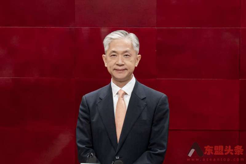 中国驻柬埔寨大使汪文斌在柬主流媒体发表国庆75周年贺词《辉煌奋进七十五载，中柬同行复兴征程》
