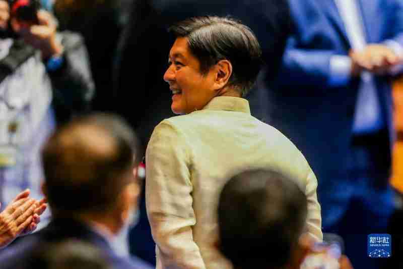 菲律宾两大家族角力成中期选举焦点
