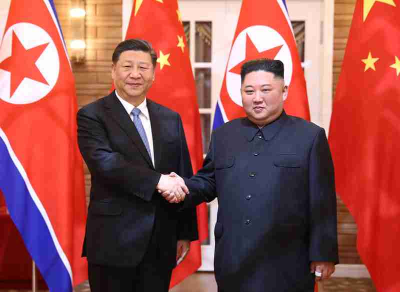习近平同朝鲜最高领导人金正恩就中朝建交75周年互致贺电